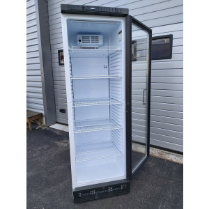 Käytetty kylmäkaappi lasiovella SCU1375